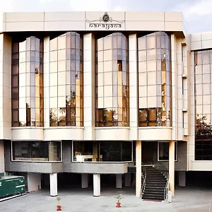 Shree Narayana Hotel-bar-rooftop Terrace-disc!! 50 Mtr From Bus Stand **** Udaipur